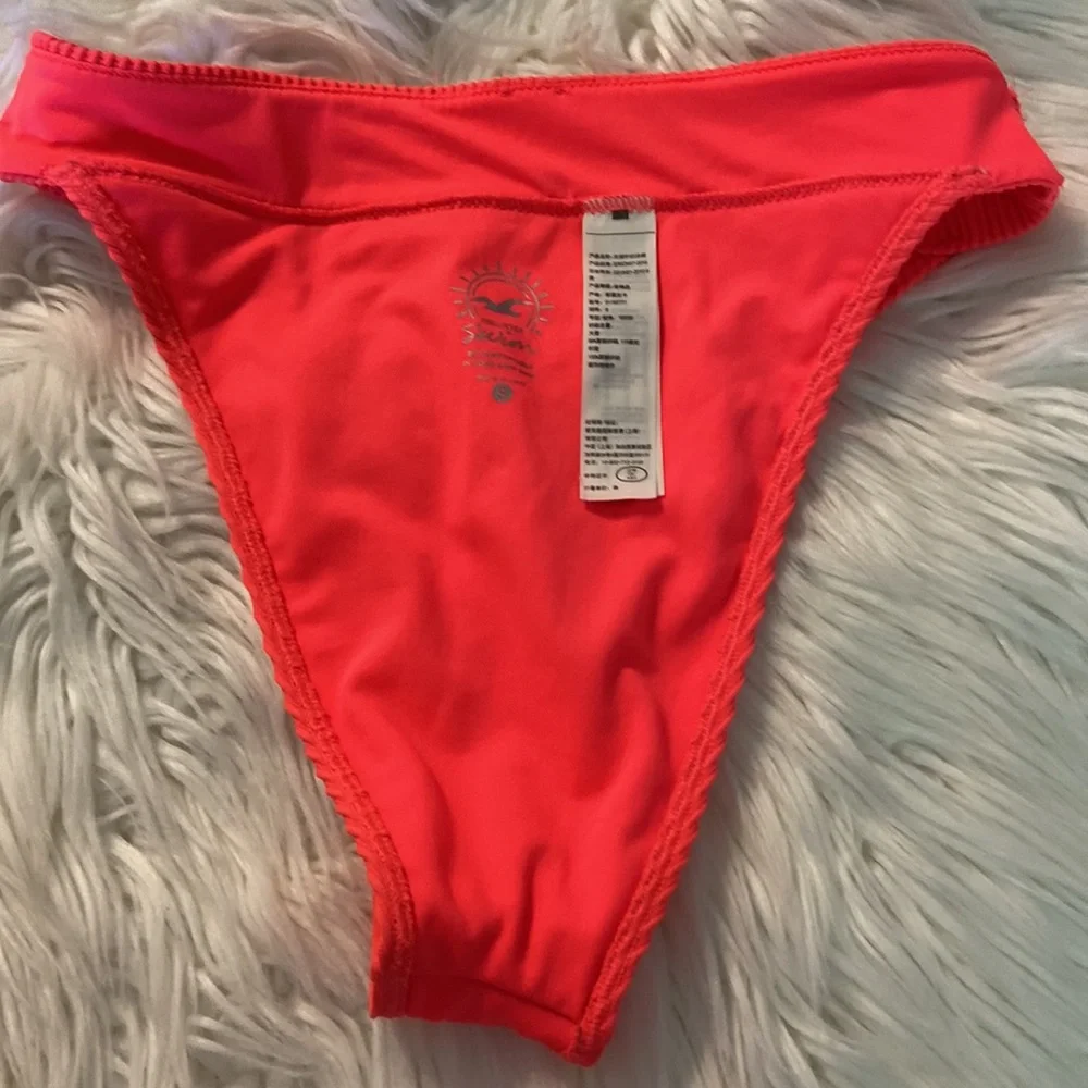 Hollister Women’s Swim Bottoms size S excellent condition no pilling - Picture 5 of 6